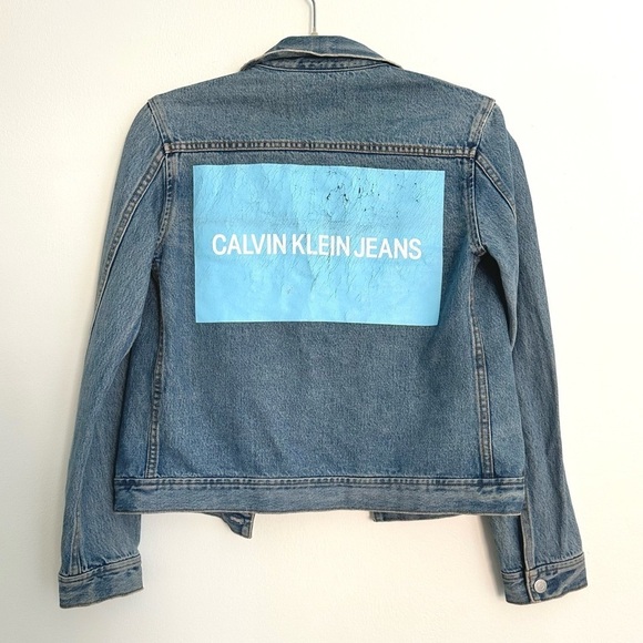 Calvin Klein Denim Trucker Jacket Lyon Blue‎ Logo Size Small - Picture 2 of 8